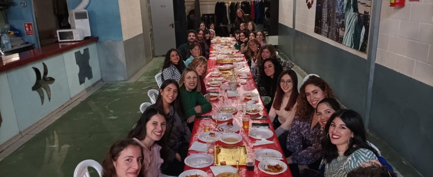 Encuentro en IEDH: comida de Navidad y amigo invisible